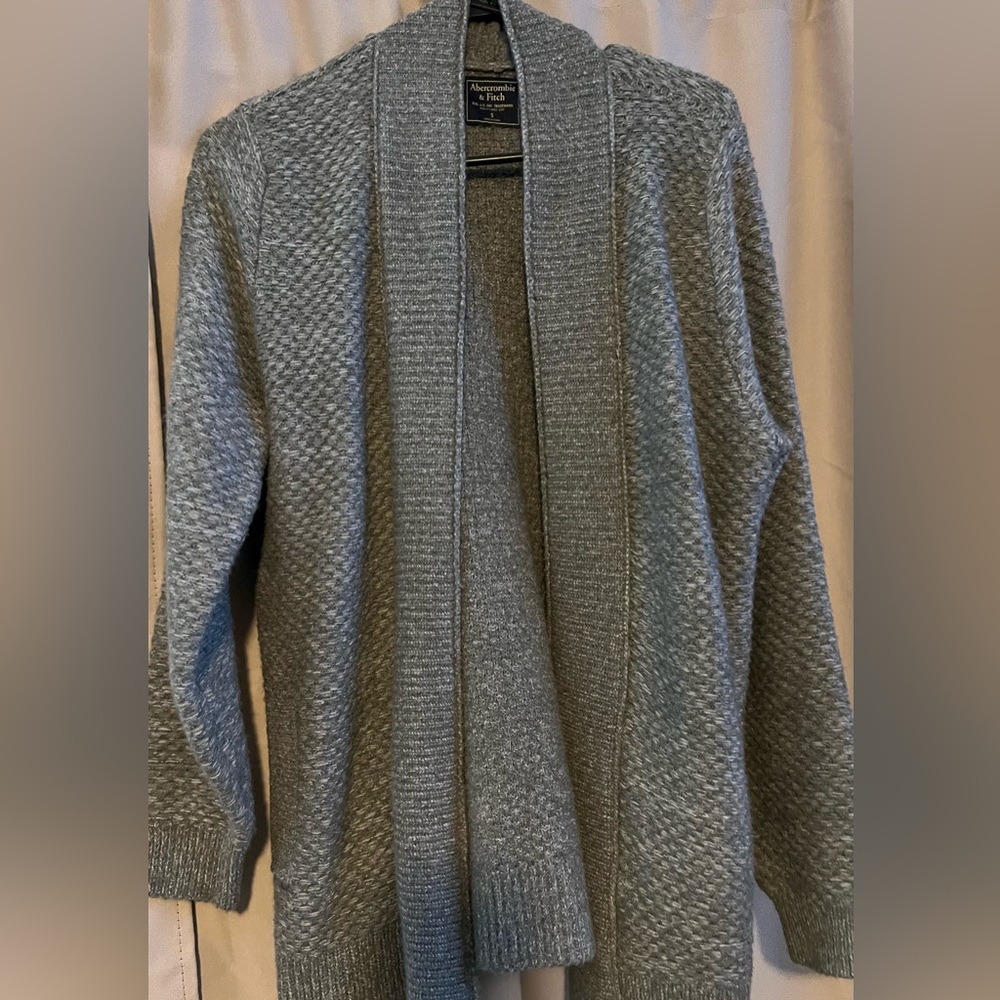 Abercrombie & Fitch Heather Gray Knit Cardigan
